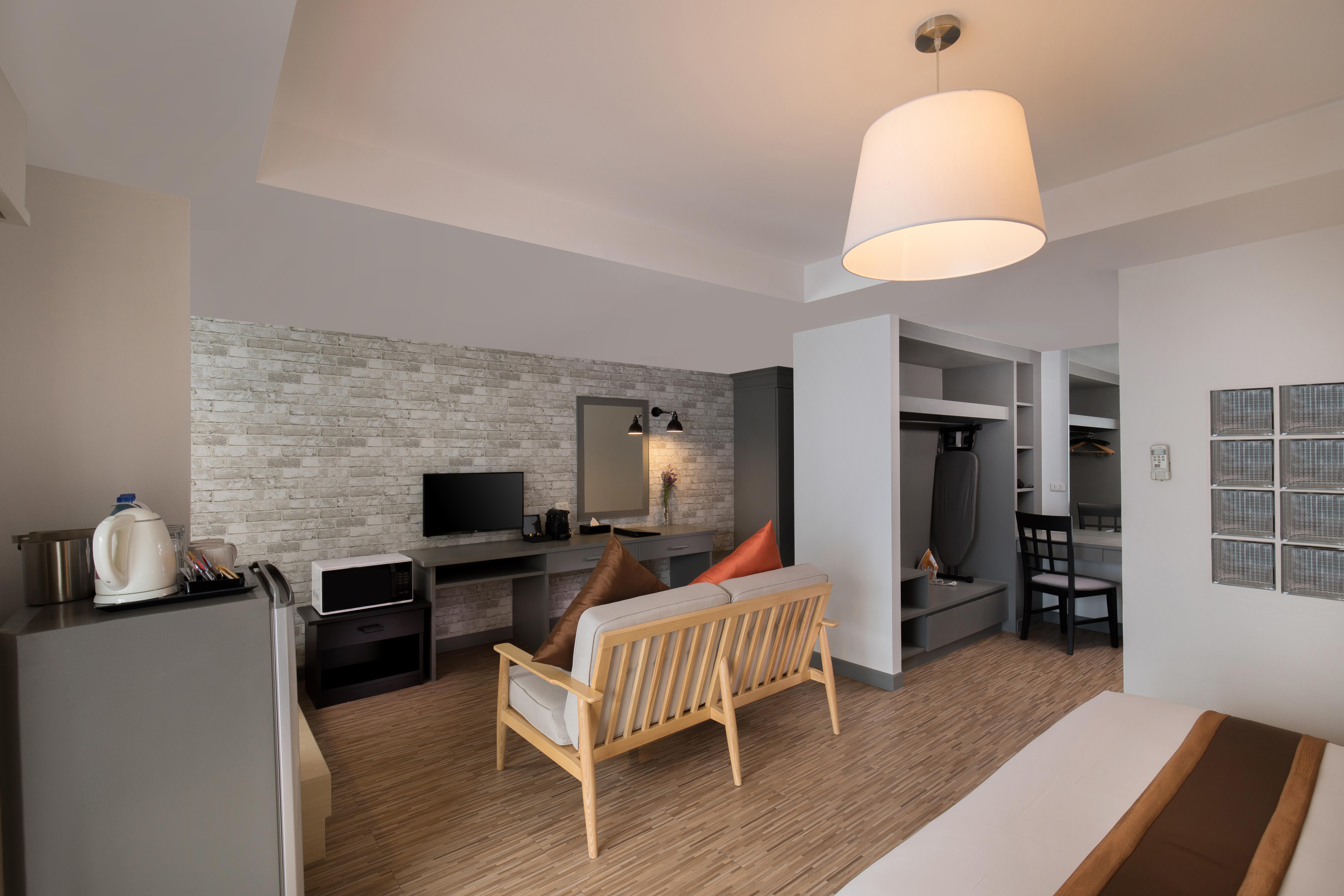 Journeyhub Pattaya Central Экстерьер фото