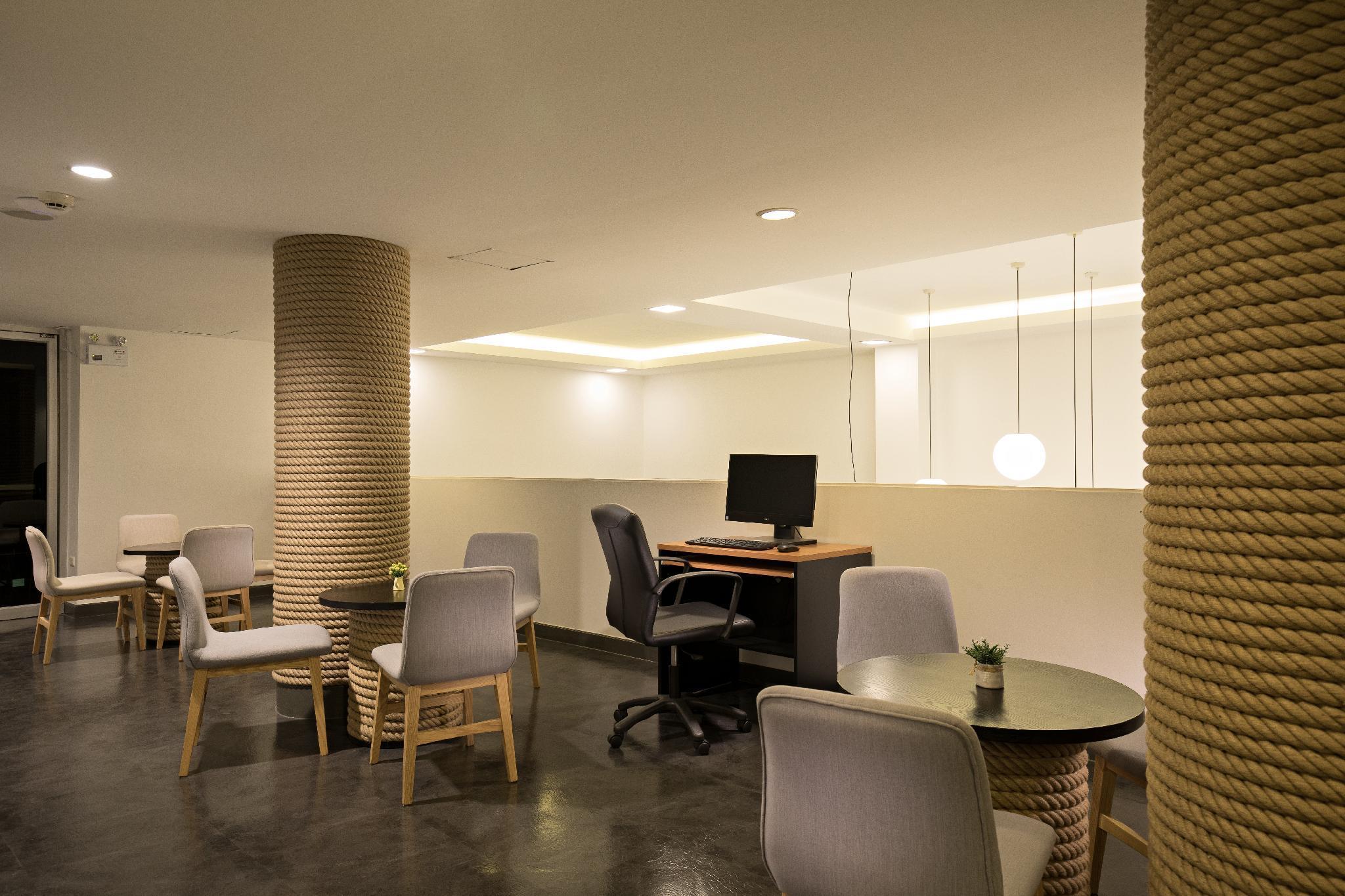 Journeyhub Pattaya Central Экстерьер фото