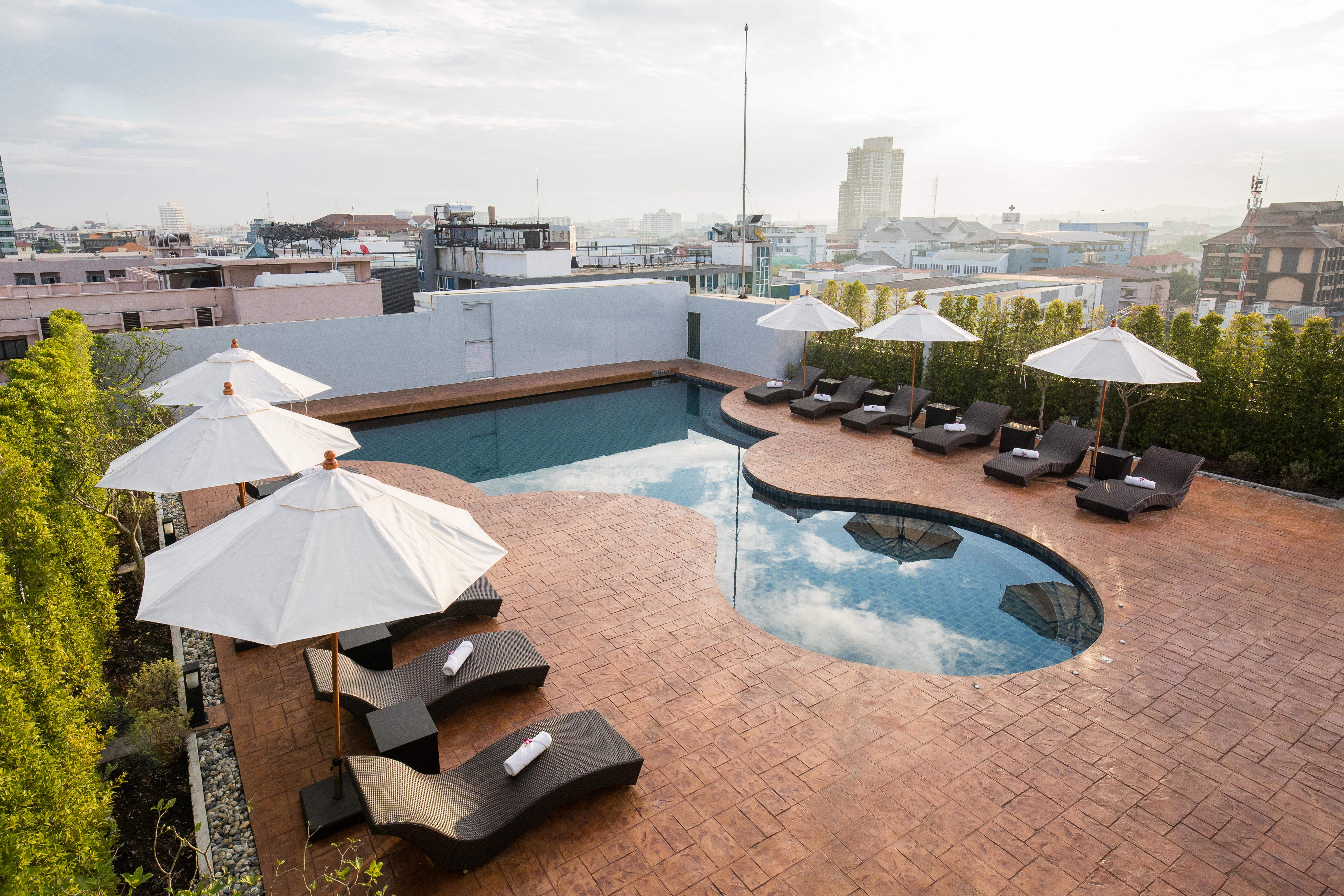 Journeyhub Pattaya Central Экстерьер фото