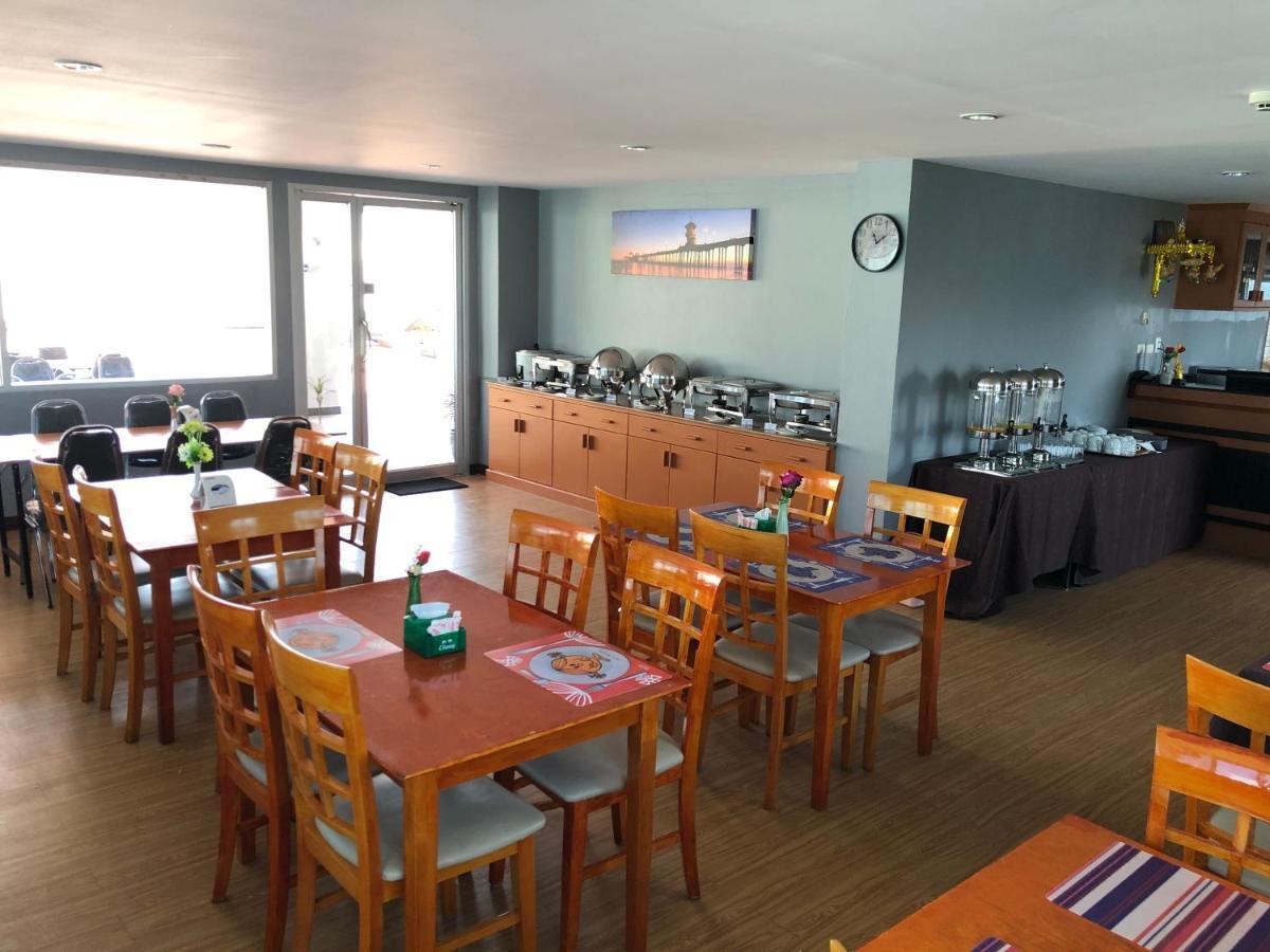 Journeyhub Pattaya Central Экстерьер фото